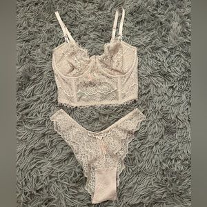 Victoria’s Secret lingerie set 32 DD panty XS